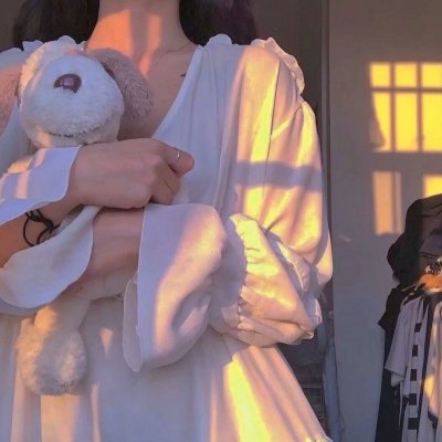 裸女游城
